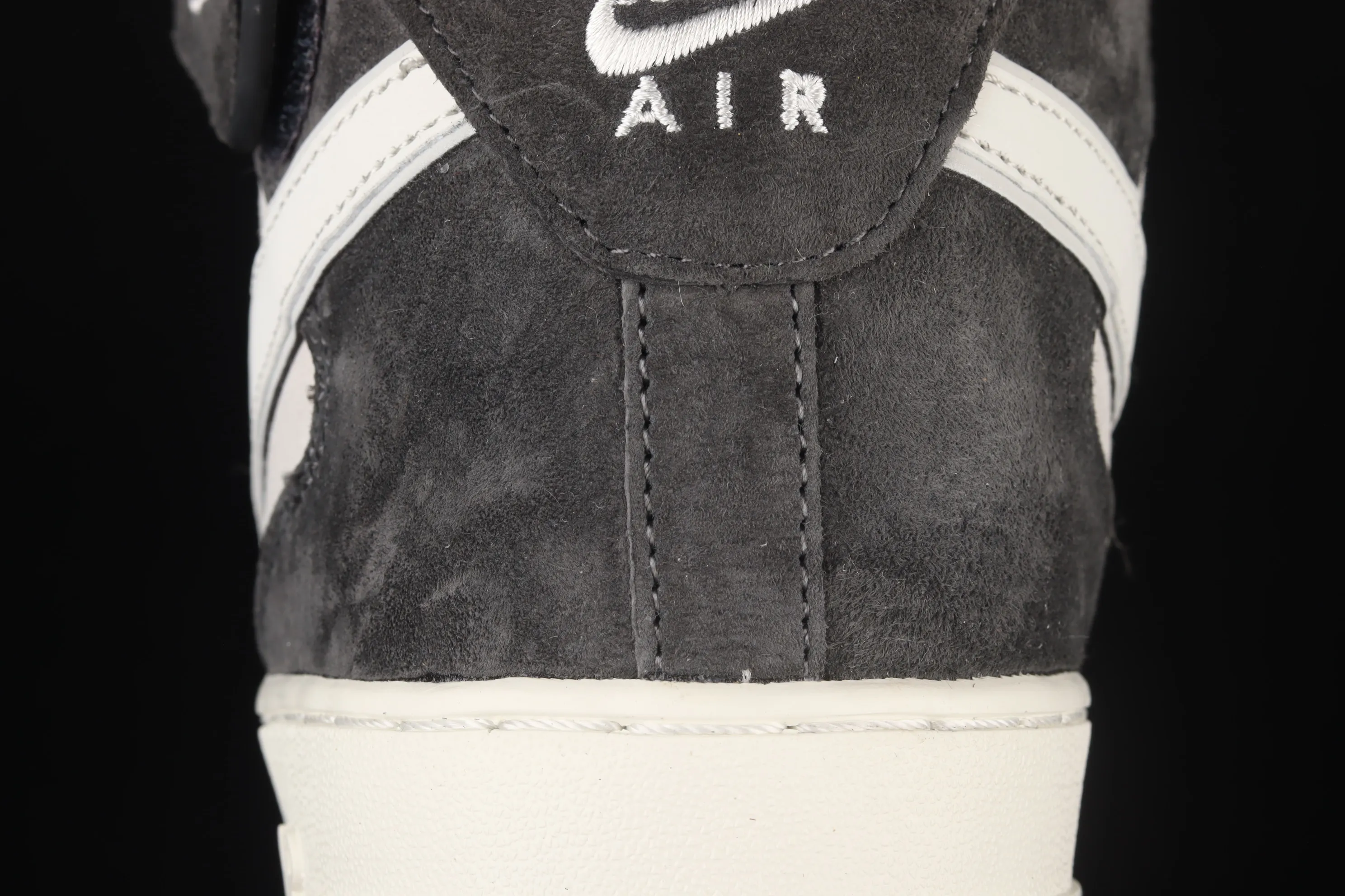 All categories Nk Air Force 1 Air Force series Nk Air Force 1 Mid Air Force mid-top Nk Air Force 1'07 Mid beige gray and black color Air Force 1 mid-top casual sneakers DG9158-616